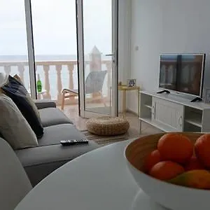https://apartamentos-rocamar-el-medano.adeje-hotels.com